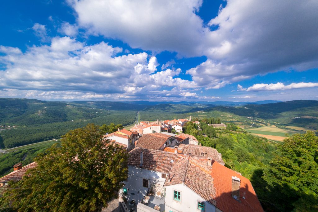 Motovun David Matković, pogled sa zidina
